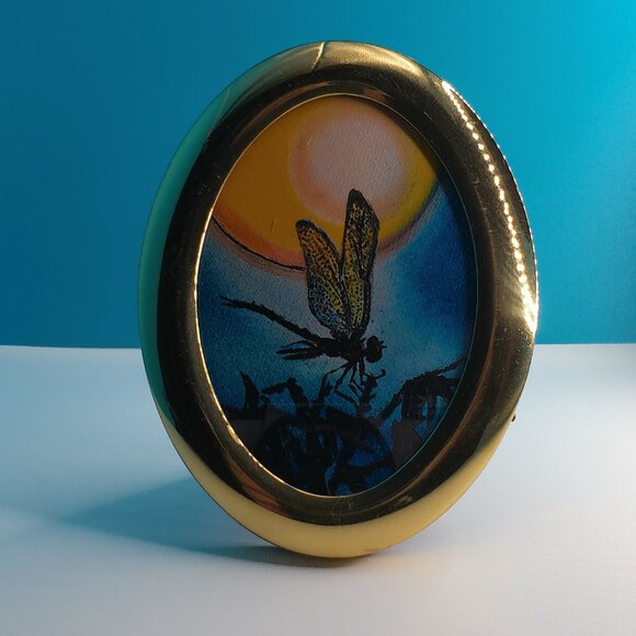 Mini Dragonfly 2.5"x3.5" within a new oval golden / shiny metal Frame - Picture 3 of 9
